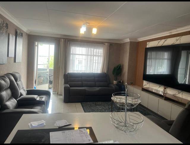 2 BEDROOM TOWNHOUSE FOR SALE IN ALBERTON NORTH